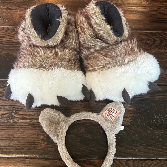 Great wolf lodge wolf or bear slippers headband ears. One size fits most - Picture 3 of 6